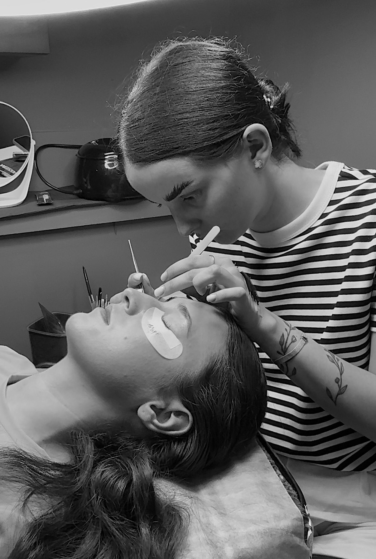 Professional Eyelash Extensions logo
